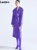Giacche da donna Lautaro Primavera Autunno Lungo Lusso Elegante Trench coat in ecopelle color viola per le donne Telai Sfilata Designer Fashion 230302
