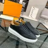 Beverly Hills Luxurys skor svart präglade läder för män och kvinnor som skriver ut monogram gummi yttersula löpskor