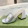 Damen-Sandalen mit hohen Absätzen, wunderschöne Designer-Sommer-Mode-Hausschuhe, Strand-bequeme Blumen-Schönheitsschuhe