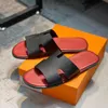 Dernières Hommes Pantoufles Designer Diapositives Noir Brillant Chaussures Paresseux Grande Plage Sandales En Plein Air Diapositives En Cuir De Veau Été Éraflures Plates Sandale Taille