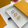 Anello nuziale a forma a V di moda Anello di design popolare Designer Anello 18K Gold Classico Accessori per gioielli di qualità No Box