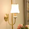 Vägglampa alla koppar amerikansk enkel vardagsrum keramiskt dubbel huvud kreativt belysning sovrum sovrum el gångingenjör