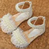 Sandaler 2022 Nya barn Sandaler för tjej Princessskor Fashion Beach Shoes Roman Style Open Toe Pearl Kids Girls Sandalias CSH1296 R230220