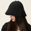 Berets Japanische Vintage Eimer Hüte für Frauen 2023 Winter Warme Strick Fischer Kappe Literarische Einfarbig Ohr Schutz Becken Männer kappen