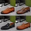 Erkekler Loafer'lar Tasarımcılar Elbise Ayakkabı Lüks Hakiki Deri Kahverengi siyah Erkek Rahat Tasarımcı Ayakkabı kutusu 38-44 ile Düğün Ayakkabı Üzerinde Kayma