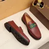 G mocassins homens vestidos sapatos pontudos de camurça preta fascinantes de couro patente