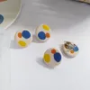 Dos boucles d'oreilles coréen mignon contraste couleur peinture à l'huile Palette oreille Clip rétro résine blanche disque rond oreilles Non percées