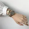 손목 시계 빈티지 가죽 간단한 여성 시계 Ulzzang 브랜드 패션 쿼츠 시계 자질 숙녀 레트로 캐주얼 여성 시계