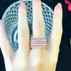 Fedi nuziali BeaQueen Luxury Large Wide Rose Gold Color Finger Jewelry Bianco lucido Cubic Zirconia Crystal Party per le donne R145