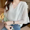 Blouses pour femmes été blanc en mousseline de soie dentelle Blouse femmes chemise décontracté hauts col en v manches évasées dames coréennes OL travail femme