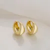 Brincos de argolas textura de metal de brinco pequeno e dourado 18 K Gold Bated for Women 2023 Light Luxury Party Jewelry Accessori