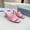 Kobiety P nowy pantofel moda letnia sandały na średnim obcasie luksusowy projektant panie kotek obcas z wystającym palcem skórzany płaski muł slajdów trójkątny pantofel moda rozmiar 35-43