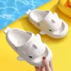 Slipper Kids Sandals 2022 Summer Cartoon Shark Slippers Boys Girls Eva Mute Badrumskor Antiskid Barn Tjock Bottenstrand Slipper T230302