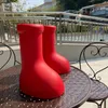 2023 MSCHF çizme Tasarımcısı Büyük Kırmızı Astro Boy Çizmeler Kaymaz Patik Kauçuk Platformu Patik Erkek Bayan Moda Yağmur Çizmeleri Boyut 35-44
