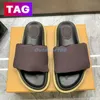 2023 Kadın Terlik Tasarımcı Havuz Yastık Slaytları Mules Düz Sandalet Kadın Ayakkabıları Kabartmalı Katır Kaydırıcıları Mens Platformu Slayt Yaz Sişlik Naylon Serin Plaj Sandal