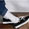 Chaussettes pour hommes Hommes chaussettes coton couleur unie Harajuku haute Tube chaussettes affaires hommes Standard 1 paire blanc noir livraison directe cadeaux pour homme Soks Z0227