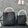 23x23 cm 19x17 CM Diseñadores Bolsas Crossbody Bolsas de mujeres de lujo Mesos de nylon Nylon Messenger Bag Packing Backet Backet Bols de embrague P.