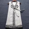 Robes décontractées petites robes en laine en tweed parfumées Femme V-col