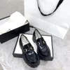 2023 Casual Shoes Trainers Sneakers Shoes Luxury Womens Loafers Cowhide Buckle 100% Leather Black Bottom Lady Platform S Esks