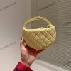 23s Early Spring Mini Hand Bag Diamond Lattice Quilted Gold Tone Metal Multi Color Outdoor Portable Multi Purpose Lady Luxury Designer Axelväskor Mynt Plånbok 12 cm