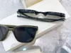 Sunglasses For Women Men Summer TAM Designers Style Anti-Ultraviolet Retro Plate Full Frame Fashion Glasses Random Box