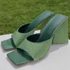 Slippers paarse zijden dikke hakige hoge hak vrouwen sexy vierkante pieper teen groene muilezels glijbanen zomerschoen 2023 feestjurkschoenen