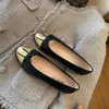 C Varumärkesdesigner Kvinnor Sandaler Flat Summer Shoes Högkvalitativ Casual 2023 Beach Sandals 10A GRETA LICATIE SHOED SAPHERALS Sandaler kanal kanal