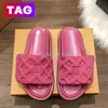 2023 Kvinnors tofflor Designer Poolkudde Slides Mules Flat Sandals Womens Shoes Prossed Mule Sliders Mens Platform Slide Summer Slipper Nylon Cool Beach Sandal