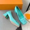 Moda Donna Sandali diapositive Sexy in vera pelle di marca tacco basso sandalo lucido Scarpe da spiaggia da donna Pantofole da sandalo con pantofola da casa