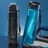 Vattenflaskor Sport Vattenflaskor med halm Summer Stora kapacitet Tritan Plast Portable Leakproof Drink Bott BPA Gratis utomhusresor 230303