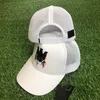 Svart designer kepsar mjuk andningsbar baseball cap mode bomullsmaterial flerfärgsbrev broderier gorra symmetrisk storlek justerbara lastbils hattar pj032 c23