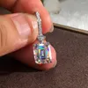 Серьги 14 тыс. Женщины с белым золотом бросают крючок крючок Moissanite Diamonds 2 Карат Изумруд Прямоугольник Свадебная вечеринка годовщина помолвки