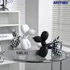 Objets décoratifs Figurines Checker Style Luxury Home Decor Balloon Dog Sculpture Office Desktop Accesseries Figure Ornement Modern Pop Art Nordic Statue 230302