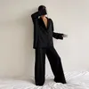 Moda de sono feminina Hiloc de cetim de cetim de grande porte de roupas de dormir de seda de baixo corte de pijamas sexy para mulheres com mangas compridas com calças largas de pernas largas