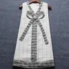 Robes décontractées petites robes en laine en tweed parfumées Femme V-col