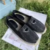 Diseñadores Mujeres Pisos de paja Triángulo Lona Zapatos de pescador Verano Mujer Zapatos de vestir de playa planos Mocasines de moda Zapatos casuales Zapatos de diamantes de imitación Tamaño Eur35-41