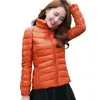 Winter Parka New Women 's Down Jacket 따뜻한 두꺼운 패션 야외 다운 코트 인기있는 복음 재킷 모자 다색 커플 의류와 단순한 단색