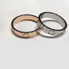 Geschenken bruiloft vergulde gouden ringen voor vrouw metalen romantische ontwerper roos letters g dubbele jewlery luxe dames heren zilveren kleur casual band ring ZB022 E23