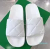 2023 Women Sandals Shoes West 슬리퍼 주자 러너 사막 삼중 슬라이드 여름 넓은 평평한 샌들 박스 먼지 가방 35-40