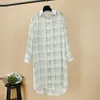 Kvinnors blusar Kvinnors skjorta avslappnad medelhög långärmad lös solskyddsmedelskläder Chiffon Plaid Coat Summer Thin Top Female