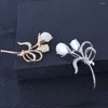 Broches tulipe broche femme haut de gamme exquis marée Corsage soie écharpe boucle Anti-éclairage broche accessoires bijoux de mode