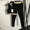 Roupas de ioga autênticas de alta qualidade combinam com a moda, temperamento branco fino