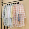 Kvinnors blusar Kvinnors skjorta avslappnad medelhög långärmad lös solskyddsmedelskläder Chiffon Plaid Coat Summer Thin Top Female