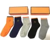 2023 Socken für Herren und Damen, luxuriöse Baumwollsocken, klassische Kutsche, hochwertige Strümpfe, bequem, warm, 5 Paar/orange Box N1