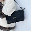 Kvällspåsar mode underarm kvinnor läder handväskor äkta ko klaff crossbody damer axel messenger liten solid