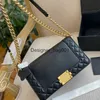 Heiße Designer-Taschen, Umhängetasche, Damen-Geldbörse aus echtem Leder, Kette, Jungen-Einkaufstasche, Lammfell-Handtaschen, Luxusmode, schwarze Frau, Schultertasche, Chanele