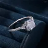 웨딩 반지 단순하고 우아한 여성 고급 은색 투명한 입방 지르코니아 패션 약혼 보석 2023