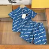 23SS Marka Tasarımcı T-Shirt Şort Seti Saf Pamuklu Yaka Kovboy Takım Yaz Boys Gril Kısa Kollu Şortlar Uygun Yüksek Kaliteli Bebek Giysileri A1