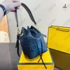 Роскошные дизайнерские сумки-ведра Женская кулиска Классическая сумка через плечо в стиле ретро с двумя буквами Летняя модная сумка через плечо Сумка для девочек с коробкой