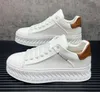 Luxe koninklijke stijl mannen platform kleding schoenen witte schoenen patroon exotische designer loafers mode casual sneakers wandelschoenen heren flats